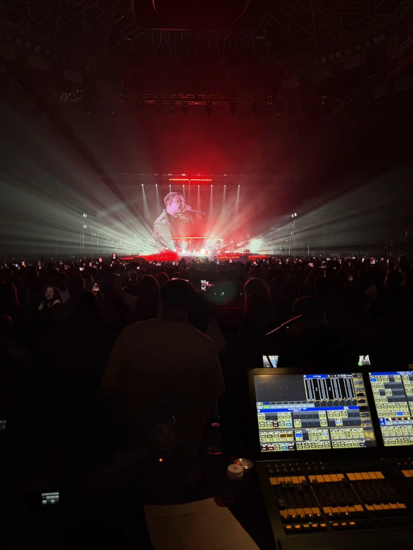 Егор Крид — вид из-за пульта